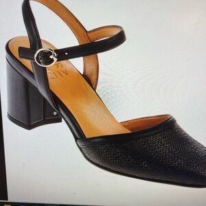 Naturalizer Wave Block Heel Pump Size 8.5 New/Never Worn. $45